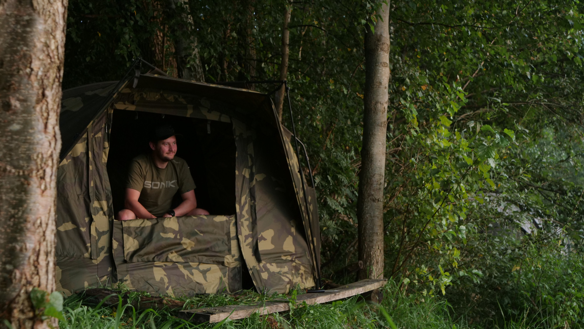 Sonik AXS Camo Bivvy