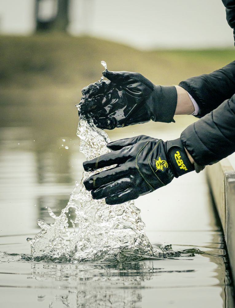 Black Cat Waterproof Gloves One Size