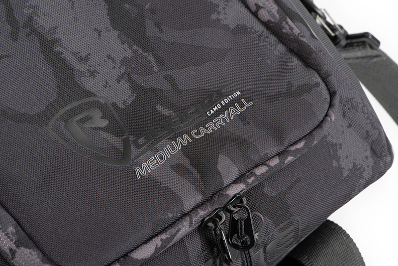 Fox Rage Voyager Camo Carryall M (incl. 4 Medium Shallow & 1 Small Tackleboxes)