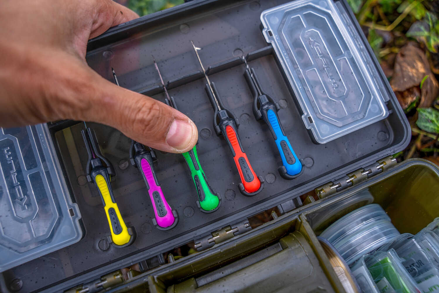 Korum Roving Blox Fully Loaded Tacklebox (Includes 5 Baiting Tools)